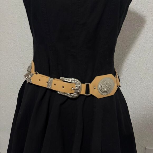 Early 2000s Tan & Silver Boho Western Belt - Picture 1 of 7